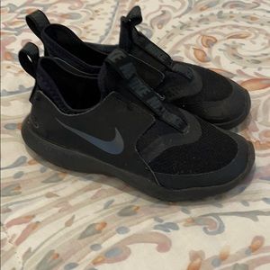 12 Nike Boys Black Sneakers